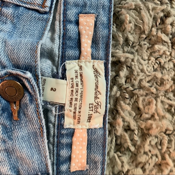 Abercrombie & Fitch Mini skirt size 2 - Picture 3 of 3